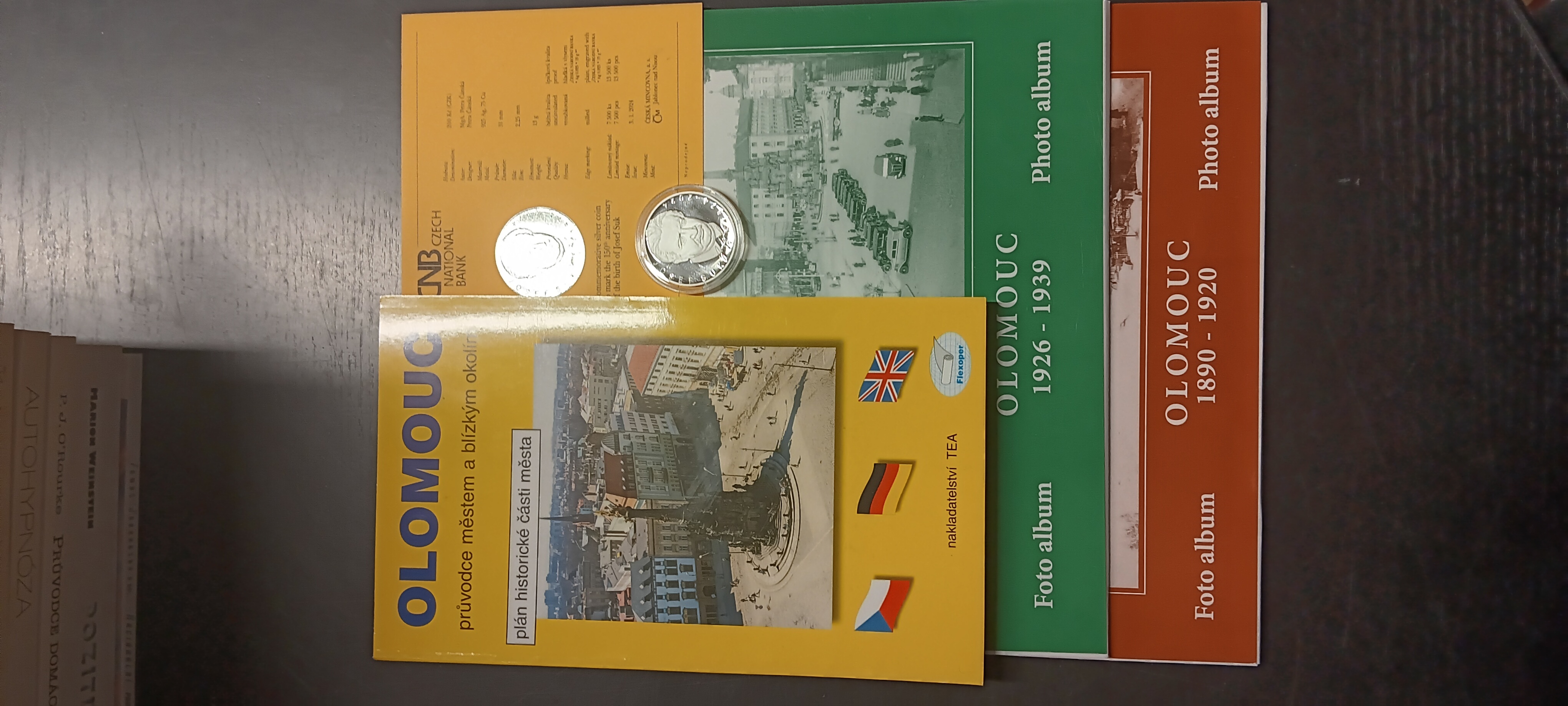 200 Kč (2024) Suk Josef (běžná kvalita) a 3 publikace